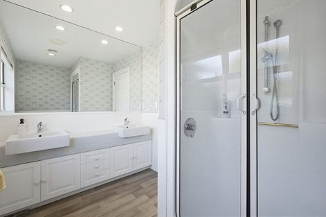Photo of property in 1 Maple Lane, Waikanae, 5036