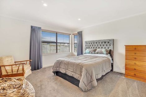 Photo of property in 15 Trump Place, Kelvin Grove, Palmerston North, 4414