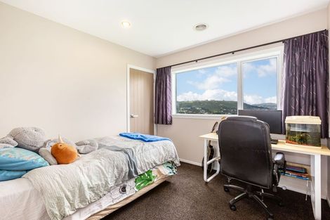 Photo of property in 72 Aotea Drive, Aotea, Porirua, 5024