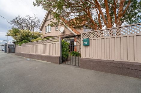 Photo of property in 334 Oriental Parade, Oriental Bay, Wellington, 6011