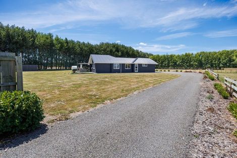 Photo of property in 985 Parewanui Road, Parewanui, Bulls, 4894