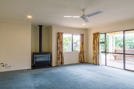 Photo of property in 7 Edgewater Grove, Whakatane, 3120