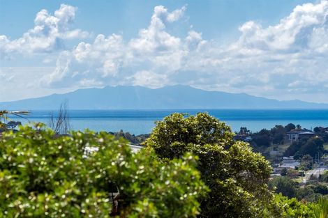 Photo of property in 2/883 East Coast Road, Northcross, Auckland, 0632