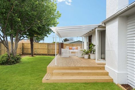 Photo of property in 182 Ngatai Road, Otumoetai, Tauranga, 3110