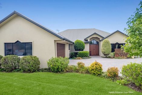 Photo of property in 15 Norfolk Drive, Cambridge, 3434