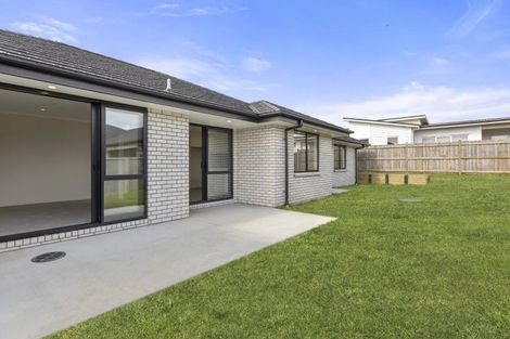 Photo of property in 21 Dame Nganeko Drive, Glenbrook, 2681