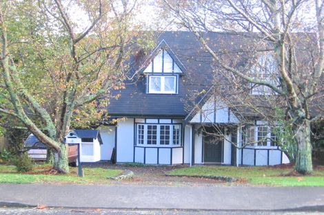 Photo of property in 4 Matenga Street, Waikanae, 5036