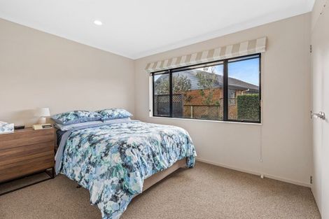 Photo of property in Waimanu Bay Village, 17/1 Piriti Drive, Te Atatu Peninsula, Auckland, 0610