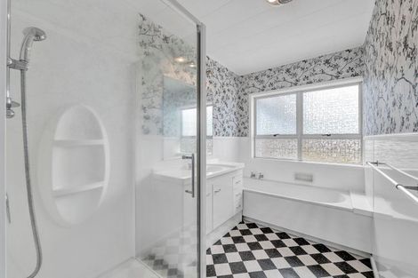 Photo of property in 5 Hori Street, Vogeltown, New Plymouth, 4310