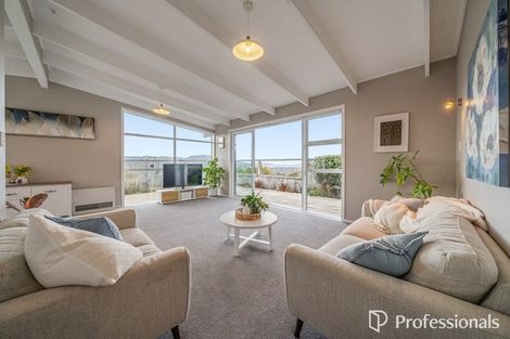 Photo of property in 6 Viscount Grove, Kelson, Lower Hutt, 5010