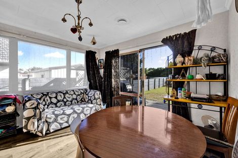 Photo of property in 9 Manawapou Road, Hawera, 4610