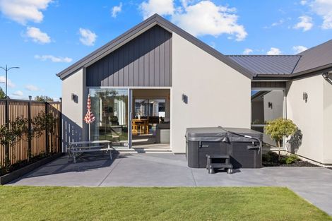 Photo of property in 2 Jardine Place, Marshland, Christchurch, 8051