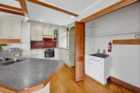 Photo of property in 27 Bonithon Avenue, Moturoa, New Plymouth, 4310