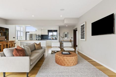 Photo of property in 99 Exmouth Road, Northcote, Auckland, 0627