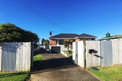 Photo of property in 12 Clayton Road, Manurewa, Auckland, 2102