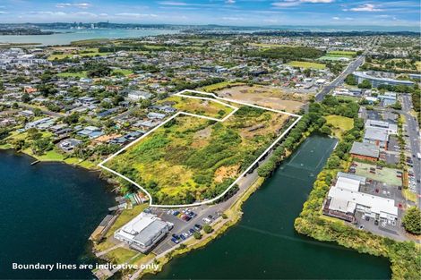 Photo of property in 2d Northcote Road, Takapuna, Auckland, 0622