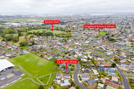 Photo of property in 11 Raglan Street, Mangere East, Auckland, 2024