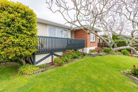 Photo of property in 11 Raglan Street, Mangere East, Auckland, 2024