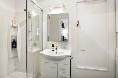 Photo of property in 46 Adderley Terrace, Ravensbourne, Dunedin, 9022