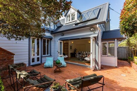 Photo of property in 13 Talavera Terrace, Kelburn, Wellington, 6012