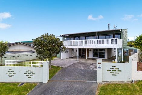 Photo of property in 42 Spence Road, Henderson, Auckland, 0612