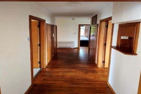 Photo of property in 19 Oxford Street, Martinborough, 5711