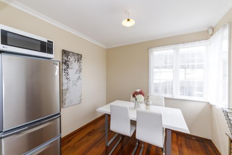 Photo of property in 16 Milton Street, Roslyn, Palmerston North, 4414