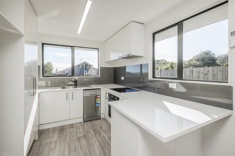 Photo of property in 18 St James Avenue, Helensville, 0800