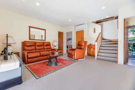 Photo of property in 8 Rewarewa Crescent, Waikanae, 5036