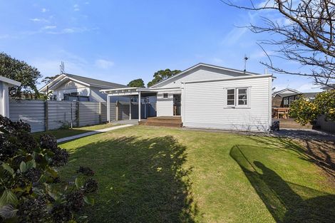 Photo of property in 15b Atiawa Street, Glen Avon, New Plymouth, 4312