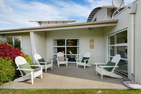 Photo of property in 302 Beacon Point Road, Wanaka, 9305