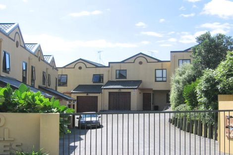 Photo of property in 8/26 Pannill Place, Oteha, Auckland, 0632