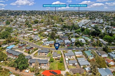 Photo of property in 15 Lauderdale Road, Birkdale, Auckland, 0626