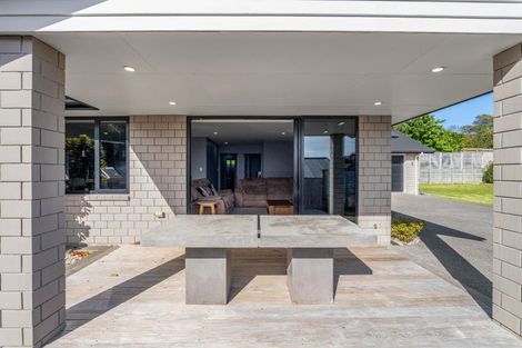 Photo of property in 2 Frederick Place, Whalers Gate, New Plymouth, 4310