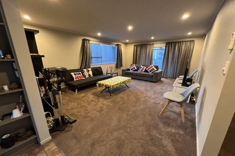 Photo of property in 1/7 Bathurst Street, Silverstream, Upper Hutt, 5019