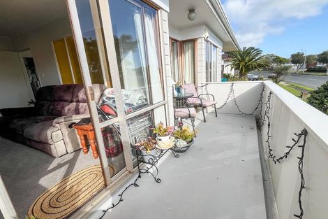 Photo of property in 12 Prince Regent Drive, Half Moon Bay, Auckland, 2012