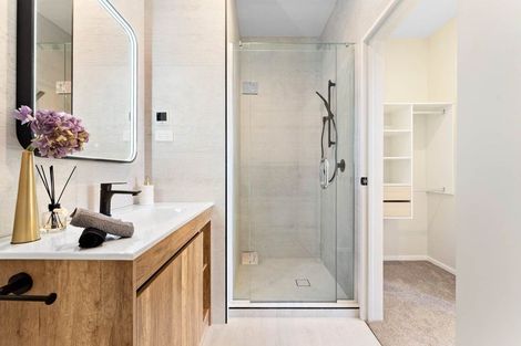 Photo of property in 33 Paretao Street, Massey, 0614