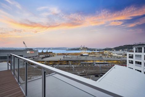 Photo of property in Endeavour Apartments, 125u1 Thorndon Quay, Pipitea, Wellington, 6011