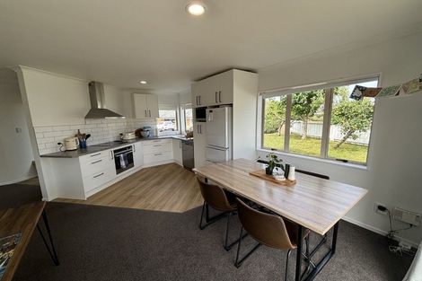 Photo of property in 8a Oakwood Place, Pukekohe, 2120