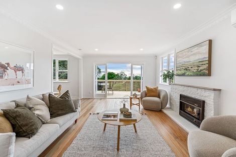 Photo of property in 46 Colwill Road, Massey, Auckland, 0614