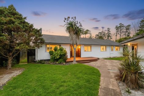 Photo of property in 24 Oakmont Place, Wattle Downs, Auckland, 2103