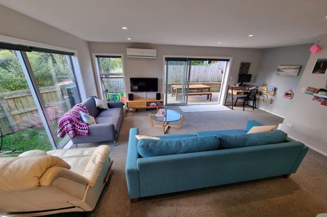 Photo of property in 61u1 Black Rock Road, Newlands, Wellington, 6037