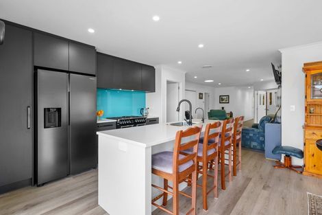 Photo of property in 10 Kaaka Street, Cambridge, 3434