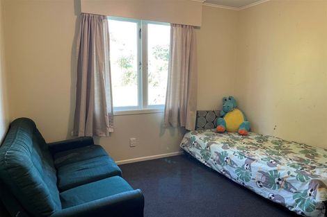 Photo of property in 15 Sherwood Avenue, Te Atatu South, Auckland, 0610