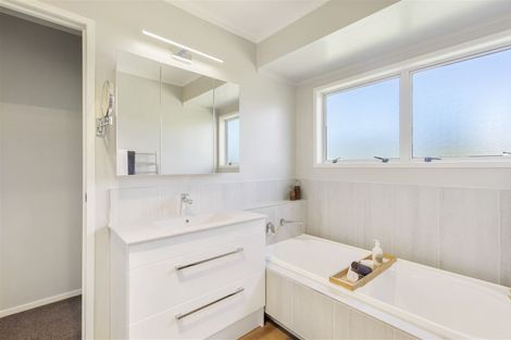 Photo of property in 84 Nigel Road, Browns Bay, Auckland, 0630