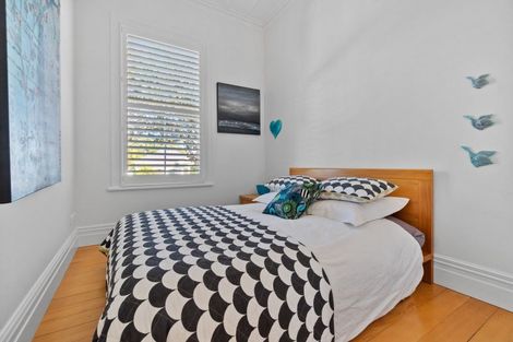 Photo of property in 58 Stanley Point Road, Stanley Point, Auckland, 0624