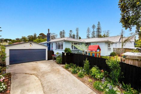 Photo of property in 1 Sarona Avenue, Glen Eden, Auckland, 0602