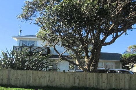 Photo of property in 31 Mazengarb Road, Paraparaumu Beach, Paraparaumu, 5032
