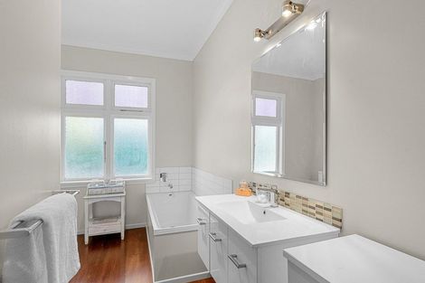 Photo of property in 78 Jellicoe Street, Martinborough, 5711