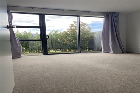 Photo of property in 32 Liberation Road, Papakura, 2110